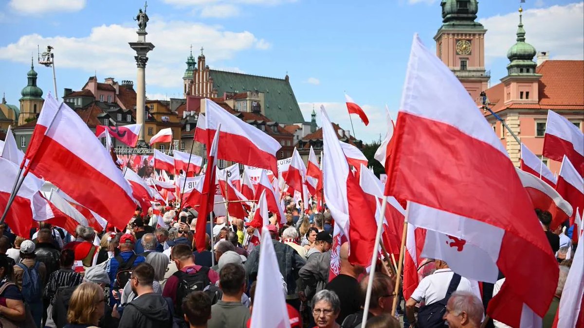 GP Codziennie (@gpcodziennie) on Twitter photo W niedzielę Polacy wybiorą prezydenta. <a href="/TomaszSakiewicz/">Tomasz Sakiewicz</a>: Od Ciebie zależy wynik wyborów!
Czytaj » niezalezna.pl/polityka/w-nie… W niedzielę Polacy wybiorą prezydenta. <a href="/TomaszSakiewicz/">Tomasz Sakiewicz</a>: Od Ciebie zależy wynik wyborów!
Czytaj » niezalezna.pl/polityka/w-nie…