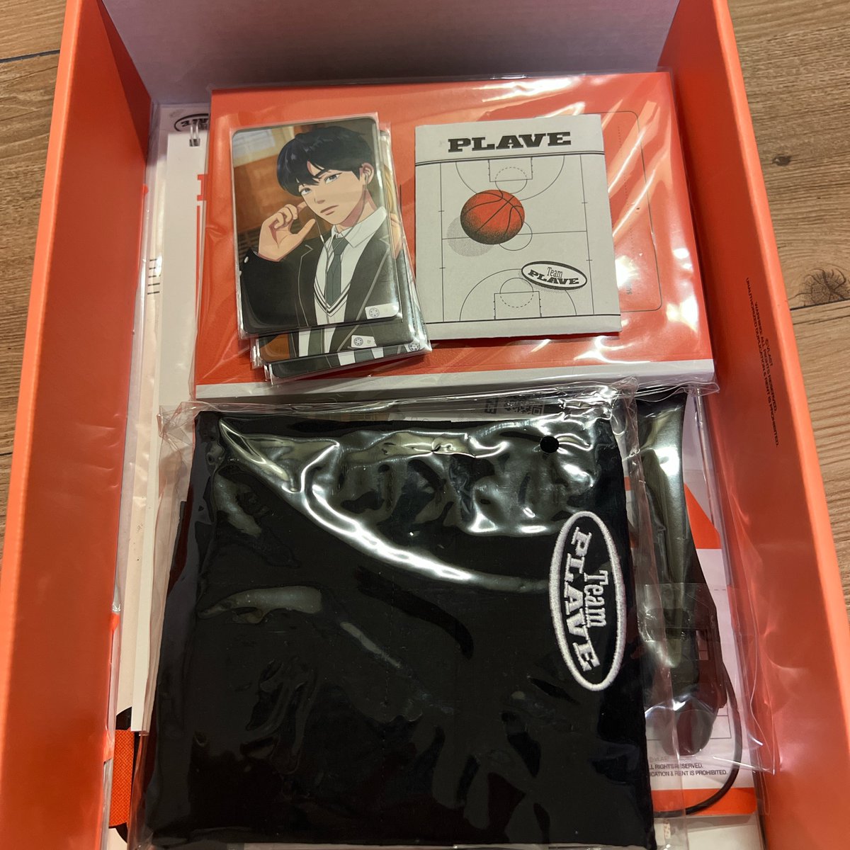 goods_sell22's tweet photo. 플레이브 시즌그리팅 시그 2024 풀박스 양도 판매 합니다
하자 확인하려고 뜯은 거 외에 사용한 적 없습니다
포카랑 내용물 다 있어요 짐색도 있어요~
디엠으로 연락주세요~

2개 있어요
개당 9.5 https://t.co/pT51sUtvSO
