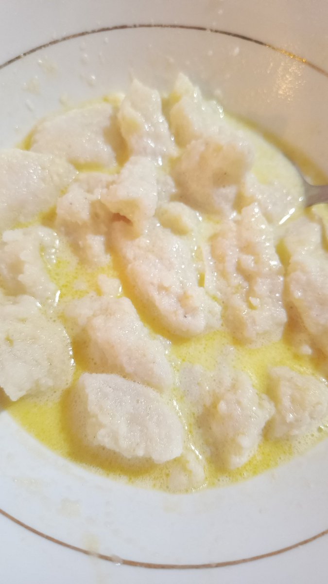 Buenos días! Hoy amanecimos con antojo de sopita de bollo con leche y mucha mantequilla 🤤🤤🤤