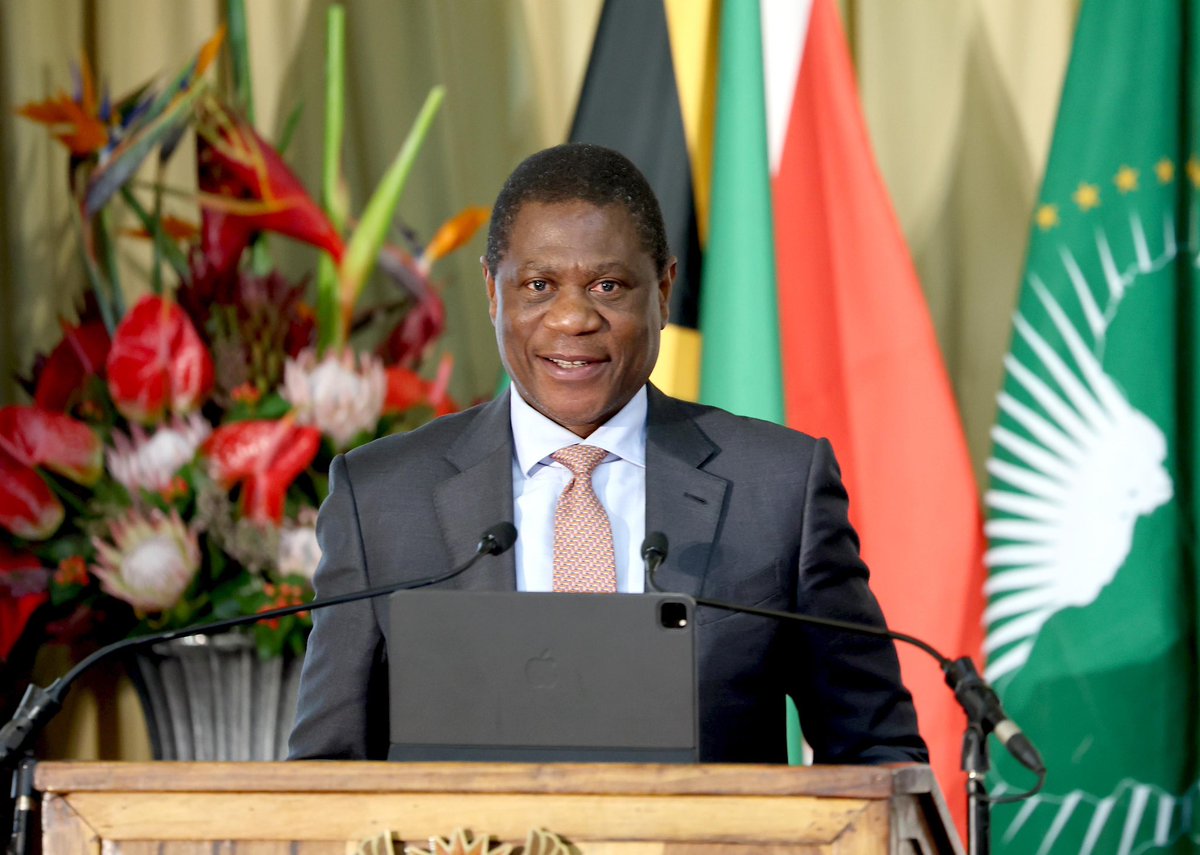 PMashatile's tweet photo. Earlier this morning I delivered a keynote address at the Roundtable on Strengthening the Political and Administrative Interface with political and administrative leaders of Departments as organised by The Presidency.

In my remarks I emphasized the importance of strengthening South Africa's state capability as an important component of strengthening our development and governance systems by nurturing a sense of shared purpose and duty,underpinned by the principles of speeding up execution - getting things done while maintaining high levels of excellence.

This engagement forms part of broader efforts by The Presidency to support the implementation of the National Development Plan (NDP): Vision 2030, which emphasises the need for a capable and developmental state to address the country’s socio-economic challenges. 🇿🇦

#SAGovernment #ThePresidency #StrengtheningStateCapacity #PaulMashatile