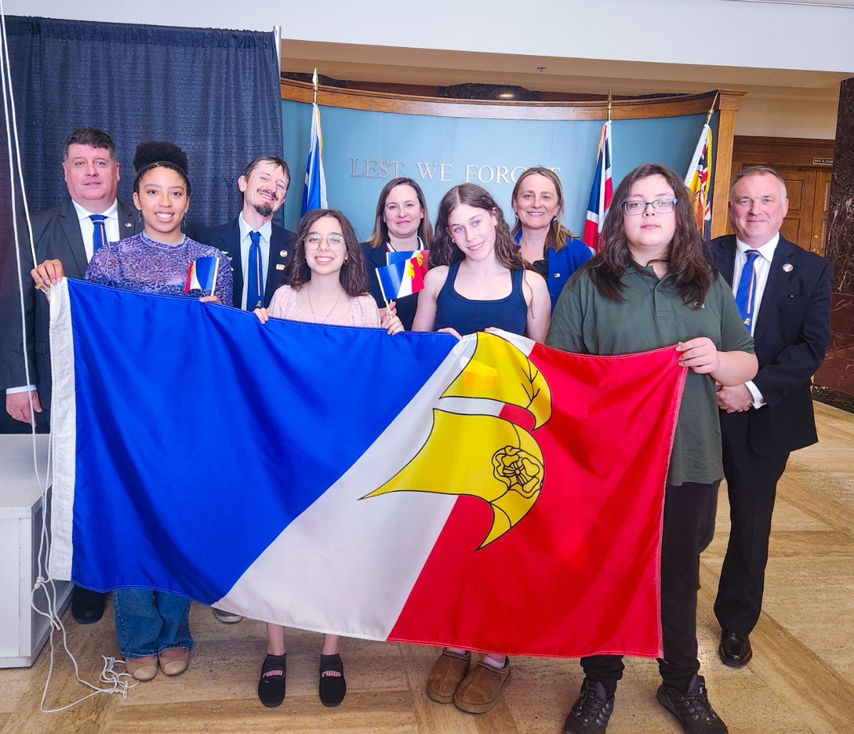 DGS_GovNL's tweet image. #GovNL is committed to supporting the Francophone community in NL and has established a strong foundation for the French language in this province. 

Minister @SarahlStoodley participated in a flag-raising ceremony today to celebrate Provincial Francophonie Day.