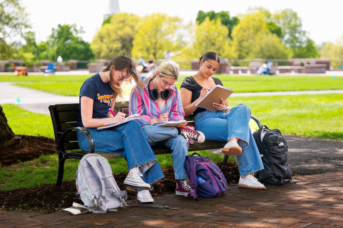 BucknellU's tweet image. If you’ve been waitlisted by a college, you may be feeling confused, disappointed, or you may just have a lot of questions.🤔
Our guide will help answer some of the big questions about being waitlisted, and what steps you can take to move forward: bit.ly/3SUGOEB