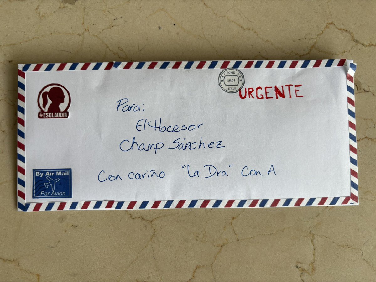 champsanchez's tweet image. ¿Será que necesitan mi ayuda?
#ViernesDeChamp #YoNoVotoElPrimeroDeJunio