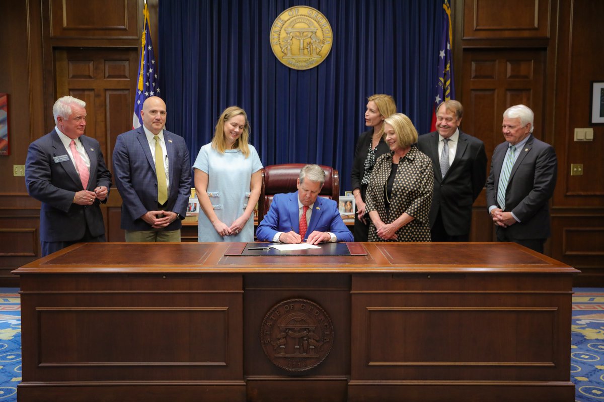 🚨 Gov. Kemp has signed HB 652 into law, officially exempting a single EV charging station—located on The Ray Highway—from Georgia’s EV fuel tax starting January 2025. ⚡️ 
#EVPolicy #GeorgiaLegislation #TheRayHighway