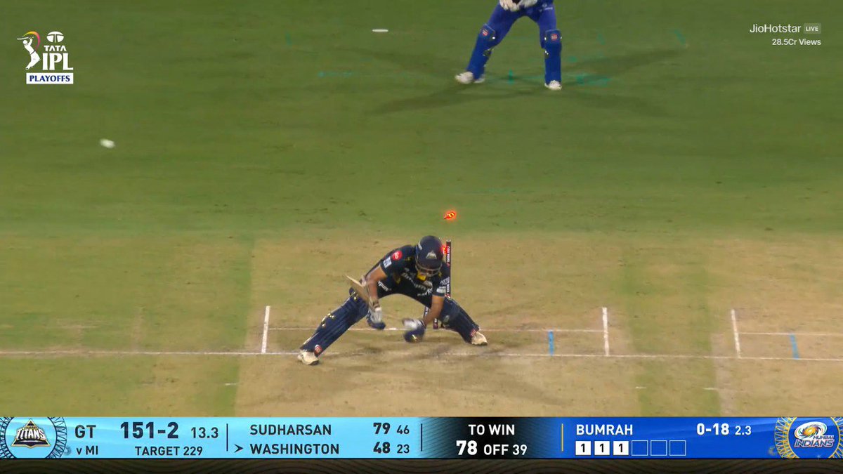 LoyalSachinFan's tweet photo. LOST COUNT HOW MANY TIMES JASPRIT BUMRAH HAS DONE THE UNIMAGINABLE THINGS FOR MUMBAI INDIANS AND TEAM INDIA. https://t.co/JrxarGsXq0