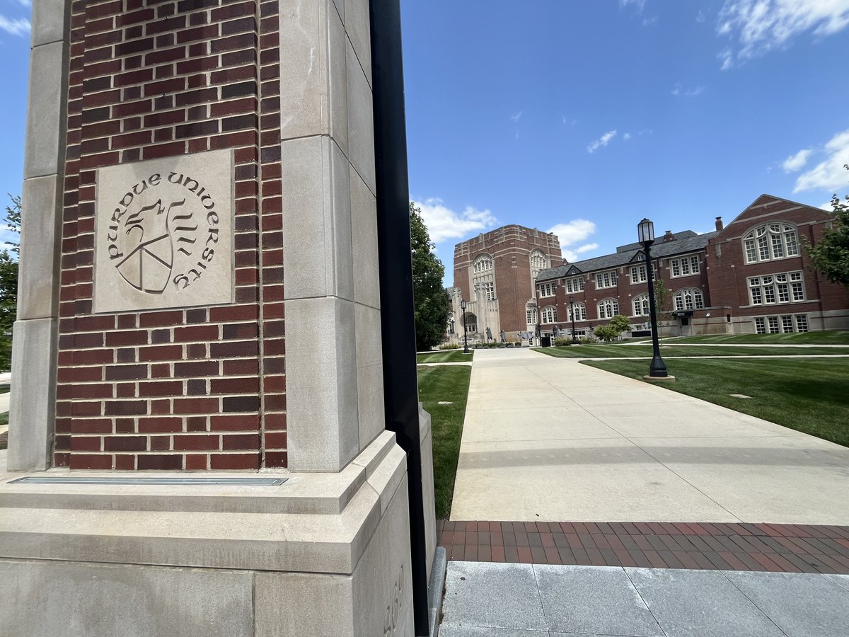 Purdue just announced it is shuttering its Office of Diversity, Inclusion and Belonging, along with related work in other schools, departments and offices on campus. 

The move comes as state and federal mandates target DEI work on campuses. 1/
