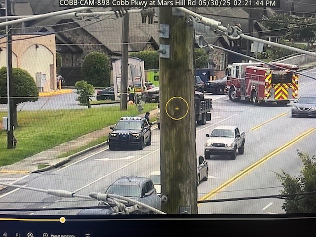 Crash at Mars Hill Rd near to Cobb Pkwy blocking the right lane on Mars Hill Rd going NB and slowing traffic down.
#ATLtraffic