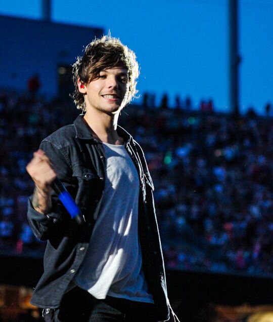 hourlyLT28's tweet image. Louis Tomlinson 🕐