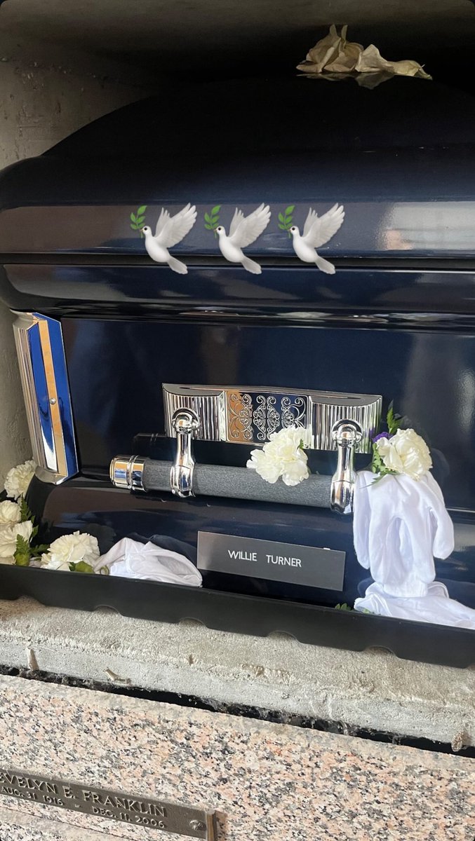 T_Muzik_D's tweet photo. Love you grandpa! Watch over me! https://t.co/oCNK3SL5WM
