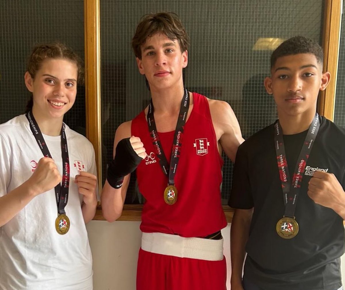 Islington Boxing Club had a historic day earlier today with 3 of our boxers representing England 🏴󠁧󠁢󠁥󠁮󠁧󠁿 in the Tri Nations Championships finals held in Wales 🏴󠁧󠁢󠁷󠁬󠁳󠁿 

Adrian Gonzalez, Ruby-Jo Santos (both National Schools Champions) and Dylan Gibson (NABGC &amp; National Junior Champion) all