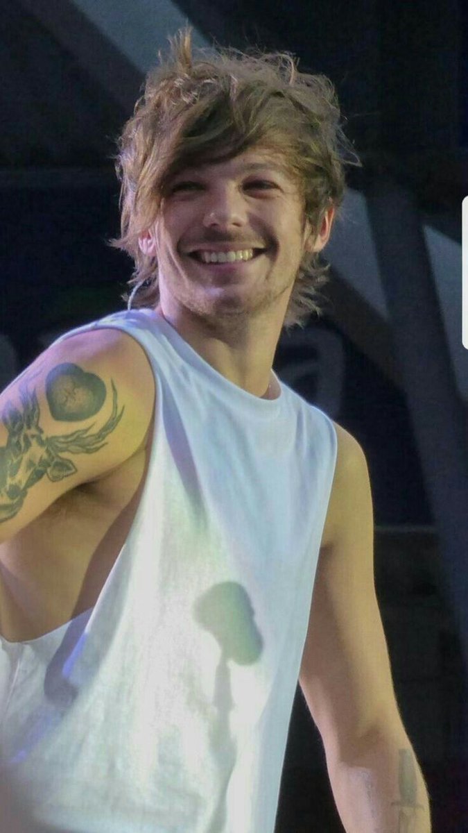 hourlyLT28's tweet image. Louis Tomlinson 🕐
