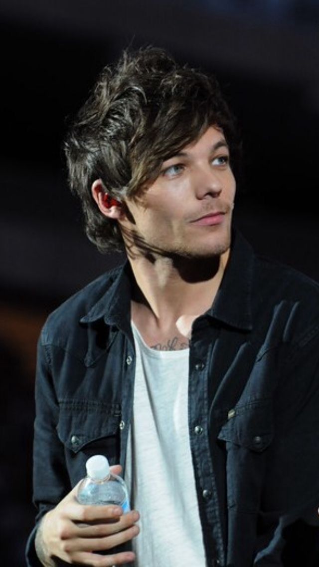hourlyLT28's tweet image. Louis Tomlinson 🕐