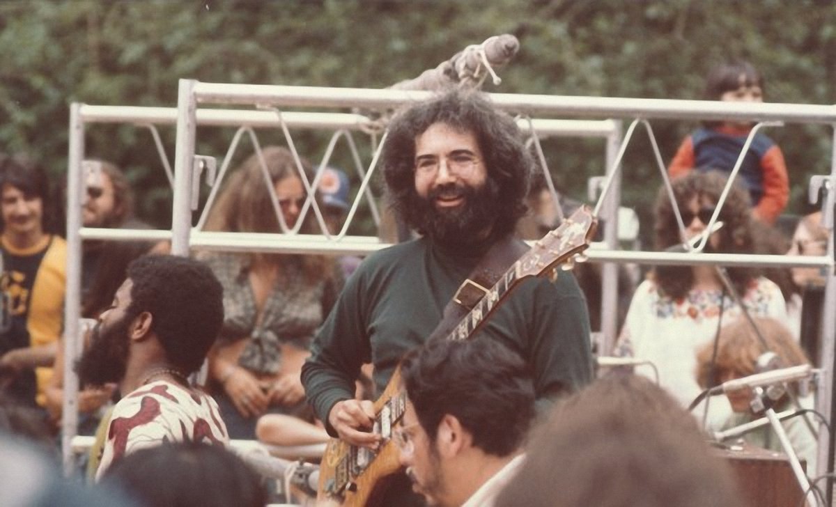 Jerry sitting in with the Diga Rhythm Band, Golden Gate Park - 05/30/75 ⚡️