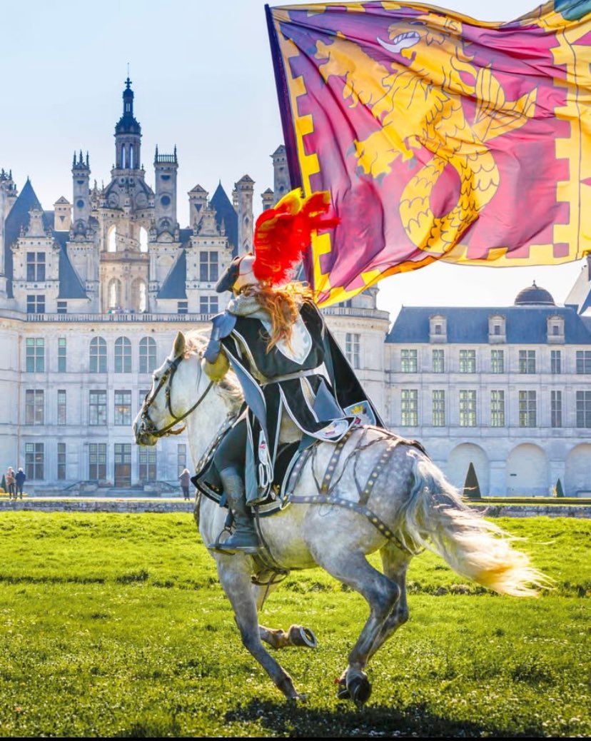 🐎 Plongez au cœur de 500 ans d’histoire avec « Chambord, l’histoire à cheval », un spectacle équestre inédit signé par Mario Luraschi !

📅 Réservez vos places dès maintenant !
👉 chambord.org/fr/les-ecuries…