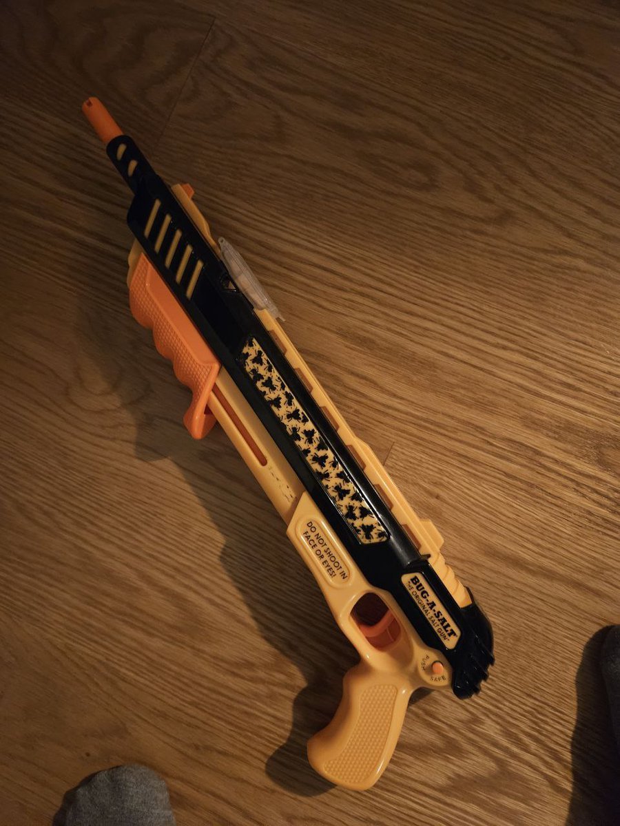 ChanningAllen's tweet image. Of all the weird gadgets I collect, this might be my favorite. Salt gun for killing flies/bugs you otherwise couldn't reach.
I'm from the south but never got into guns. I think I see the appeal now. Shooting a housefly out of mid-air surfaces something primal in you
