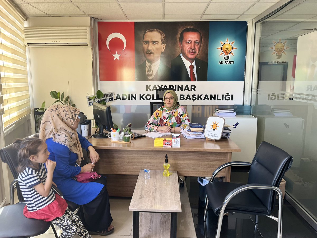 AK KADIN KAYAPINAR (@akkadinkayapina) on Twitter photo İlçe Kadın Kolları Başkanımız Sn. <a href="/Yoncadurmaz21/">Yonca Durmaz</a> parti binamıza gelen vatandaşlarımızın üyeliklerini yaparak sorun ve taleplerini dinleyip istişarelerde bulundu.
Gönüller Kazanacağız <a href="/tugbaisikercan/">Tuğba IŞIK ERCAN</a> <a href="/AKKADINGM/">AK Parti Kadın Kolları</a> <a href="/abuyukgumus/">Ahmet Büyükgümüş</a> <a href="/AvukatErsanAksu/">Ersan AKSU🇹🇷</a> <a href="/hakanaksu058/">Hakan AKSU 🇹🇷</a> <a href="/omer_iler/">Ömer İler</a> İlçe Kadın Kolları Başkanımız Sn. <a href="/Yoncadurmaz21/">Yonca Durmaz</a> parti binamıza gelen vatandaşlarımızın üyeliklerini yaparak sorun ve taleplerini dinleyip istişarelerde bulundu.
Gönüller Kazanacağız <a href="/tugbaisikercan/">Tuğba IŞIK ERCAN</a> <a href="/AKKADINGM/">AK Parti Kadın Kolları</a> <a href="/abuyukgumus/">Ahmet Büyükgümüş</a> <a href="/AvukatErsanAksu/">Ersan AKSU🇹🇷</a> <a href="/hakanaksu058/">Hakan AKSU 🇹🇷</a> <a href="/omer_iler/">Ömer İler</a>