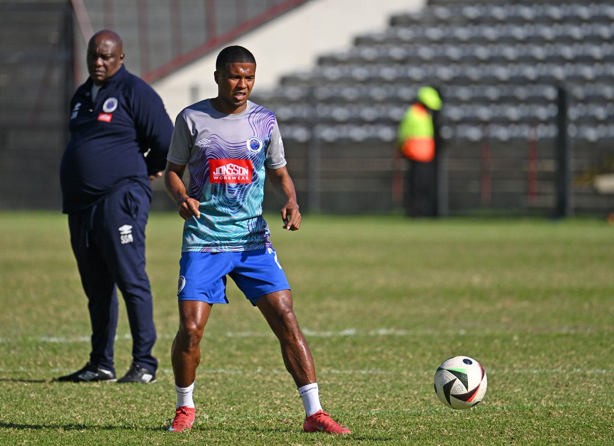 Lyle Lakay tweet media