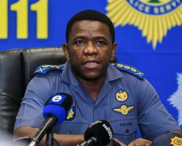 ThothyT's tweet photo. Give General Mkhwanazi his flowers while he is still alive 💐 https://t.co/erDfIHzjk8