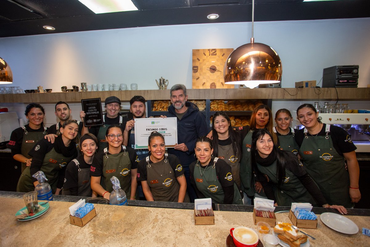 MinutoYa's tweet photo. Ulpiano Suarez visitó el Cafetín del Centro, la cafetería revelación del Boulevard del Café

@ciudaddemendoza  @UlpianoSuarez  
#BoulevardDelCafé 

https://t.co/vINiHleO9V https://t.co/HNn6kuq4iA