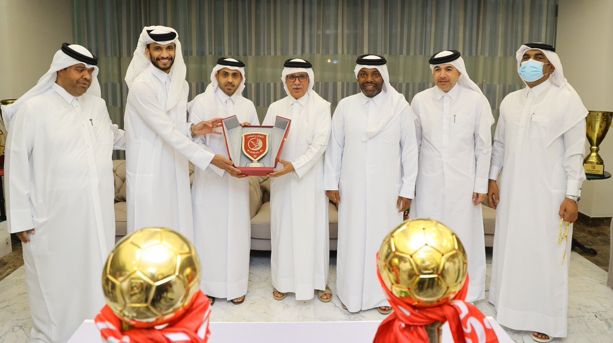 بحضور السيد / أحمد الشعبي رئيس الاتحاد والسيد / محمد جابر الملا أمين السر العام أقام نادي الدحيل الرياضي مأدبة عشاء لأبطال فريق كرة اليد بالنادي احتفالاً بالإنجازات والنتائج التي حققها الفريق خلال الموسم المنقضي بعدما نجحوا في الفوز بلقبي كأس الأمير وكأس قطر.

حفل العشاء شهد