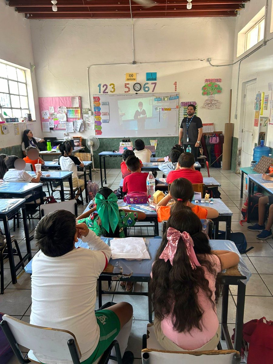 Integrantes de la Dir. de Educación y Formación de la #CEDHD, impartieron los temas de #DDHH, Responsabilidades de #NNA y Prevención de Violencia Escolar a alumnos de la Primaria José Ramón Valdez, y a Tutores los temas de #DDHH de #NNA y Responsabilidades de Padres de Familia.