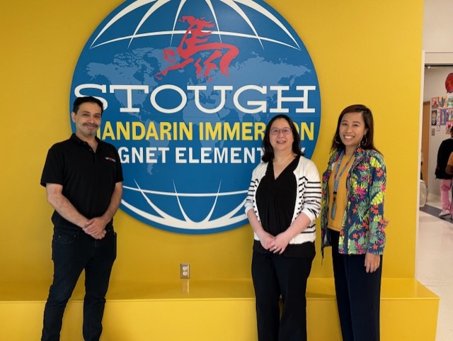 🎤 Our 5th grade immersion students had the amazing opportunity to interview two guest speakers who use Chinese in their careers!
Huge thanks to Ms. Wang and Mr. Foust for sharing their experiences and inspiring our students to keep learning Chinese. #StoughStallions