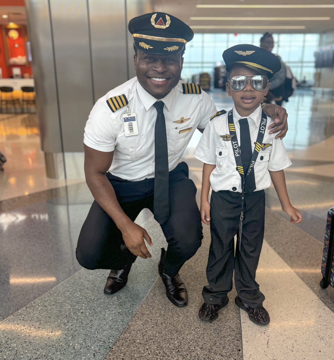 876pilot's tweet image. Be the voice your younger self needed to hear. ⭐️ #passenger #delta #pilot #futurepilot