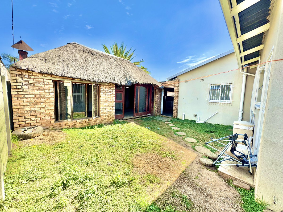antproperties's tweet image. Amazing 4-Bedroom House for Sale in Klopperpark

Price R 1 230 000
Stand Size 553 m²

📞 Contact Akin today to arrange a viewing.
📲 Call/WhatsApp: 08033314818
Follow for more listings: @antproperties
#KlopperparkHomes #HouseForSale #ANTProps #ANTProperties