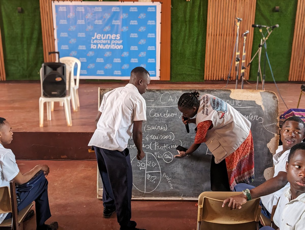 Nana YOHARI (@nanayohari) on Twitter photo 📸 Retour en images sur notre 1ère campagne d’écoute, tenue hier à l’école secondaire Imani Panzi, au Sud-Kivu, par les Jeunes Leaders pour la Nutrition.
Un échange riche sur un thème essentiel :
👉🏾 L’équilibre alimentaire à faible coût, adapté à nos réalités locales. 🌽🥬
#YL4N 📸 Retour en images sur notre 1ère campagne d’écoute, tenue hier à l’école secondaire Imani Panzi, au Sud-Kivu, par les Jeunes Leaders pour la Nutrition.
Un échange riche sur un thème essentiel :
👉🏾 L’équilibre alimentaire à faible coût, adapté à nos réalités locales. 🌽🥬
#YL4N
