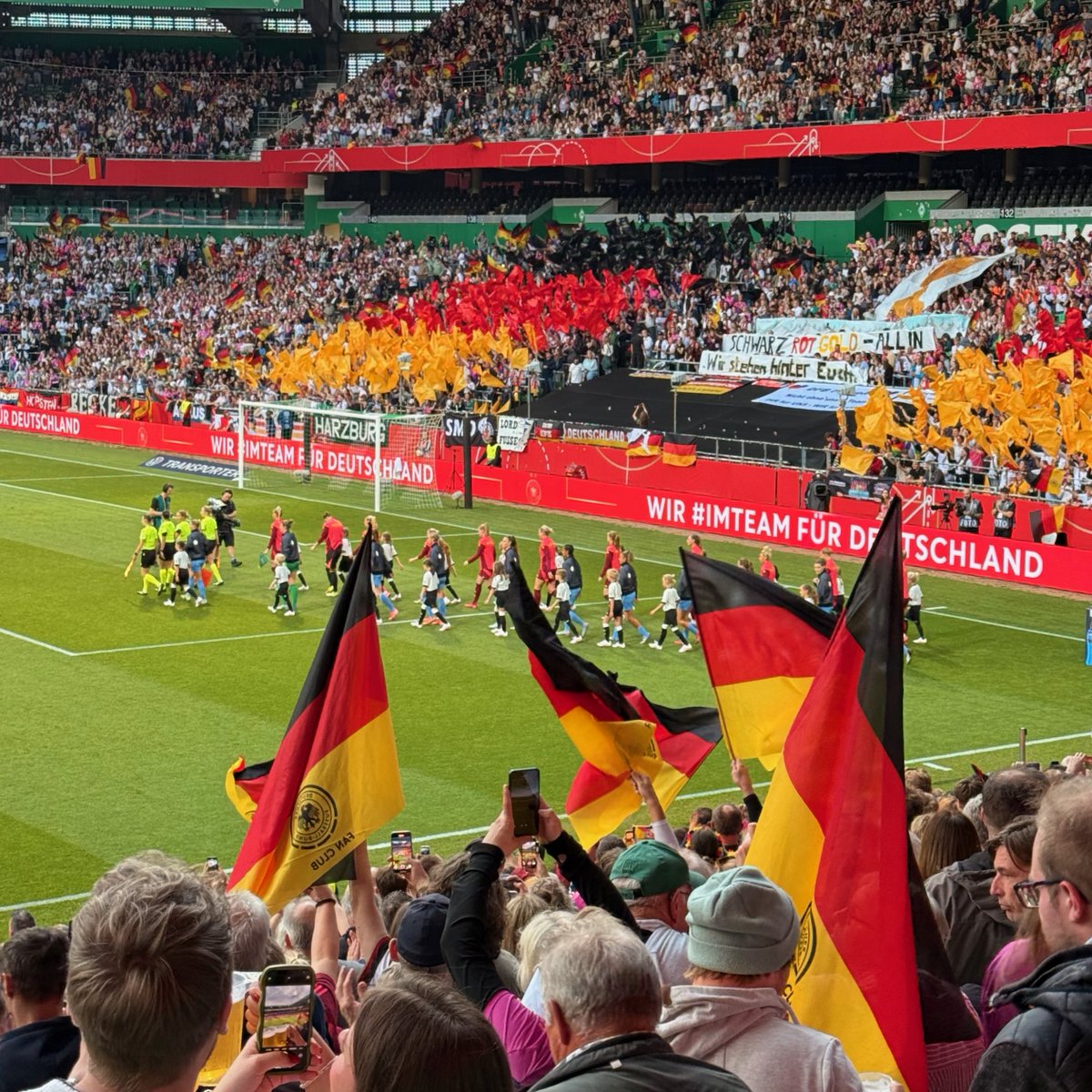 Klein_Tho's tweet photo. Fantastic atmosphere at the Nations League match between Germany and the Netherlands 🙏

@dw_sports #GERNED https://t.co/u73Tk1dZwH