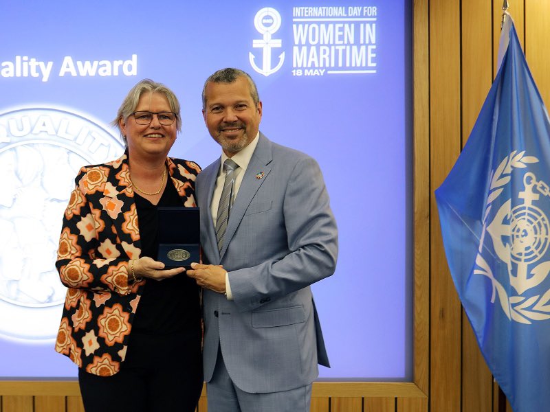 Reconocimiento para Karin Orsel, con el Premio OMI a la Igualdad de Género, por cofundar MF Shipping Group, hasta liderar creando lugares de trabajo integradores y abriendo puertas a otras mujeres.
Detalles en: hub.com.pa/empresaria-mar…