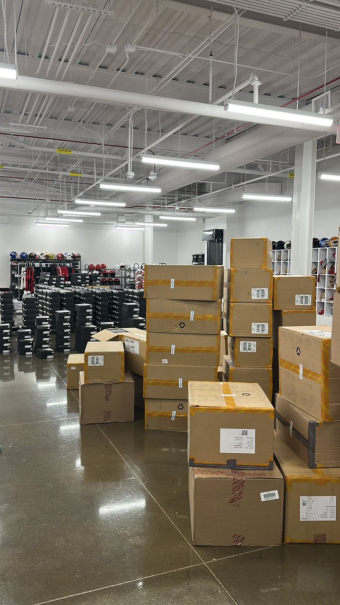 Jared Pullen (@jaredpull) on Twitter photo Happy box season to all those who celebrate Happy box season to all those who celebrate