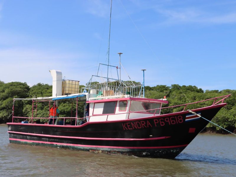 La ARAP realizó la primera subasta pública de una embarcación sancionada por pesca ilegal en aguas panameñas, hecho que marca un precedente para la recuperación de multas por infracciones a la normativa.
Más detalles en: hub.com.pa/arap-subasta-e…