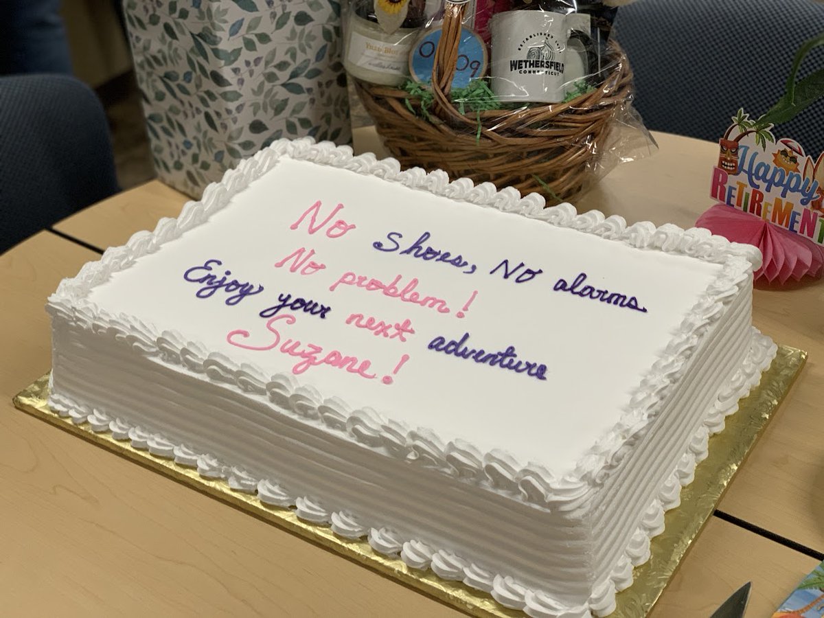 DutchPointCU's tweet image. After 37 incredible years, Suzanne is retiring! 💙 We celebrated her legacy over lunch and shared our heartfelt thanks. Wishing you all the best, Suzanne! #RetirementCelebration #DutchPointProud #DutchPointCU