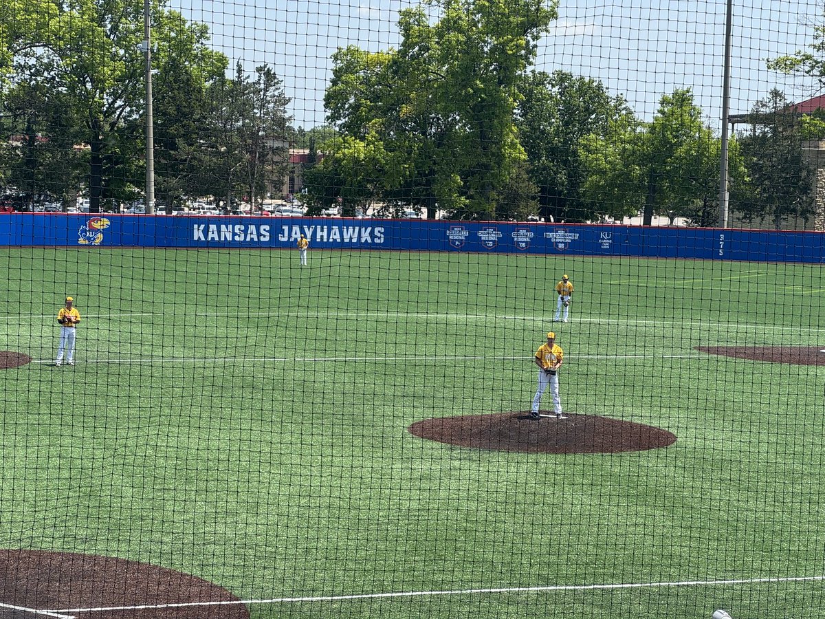 Beautiful day to cheer on the Vikings! <a href="/KSHSAA/">KSHSAA</a> state baseball ⚾️ <a href="/SMWsports/">SM West</a> #AllinSMSD <a href="/theSMSD/">SM School District</a>