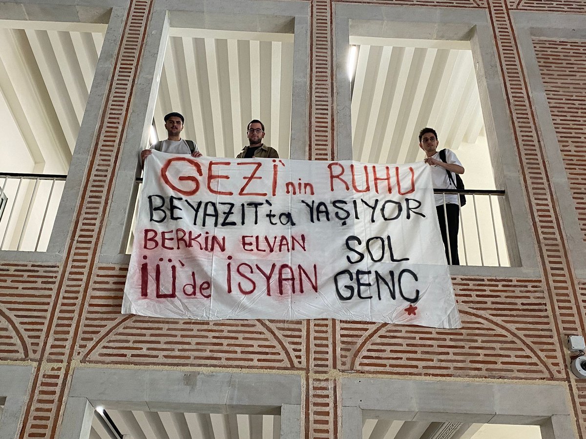 Beyazıt'ta Gezi pankartı açan gençlere para cezası
birgun.net/haber/beyazit-…