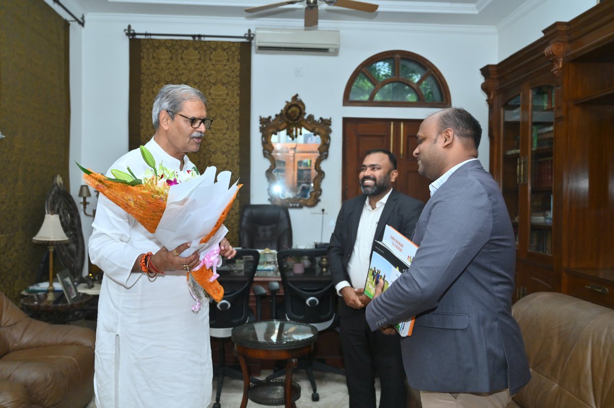 KVSinghDeo1's tweet photo. Engaged in a meaningful discussion with Mr. Amit Kumar Patjoshi, CEO of Palladium, at Patna House. His expertise in governance, sustainability, and development aligns with Odisha’s vision for innovation and progress.  

Looking forward to exploring collaborative opportunities that drive impactful change and strengthen our commitment to transformative initiatives.  

#LeadershipDialogue #StrategicPartnerships #OdishaLeads