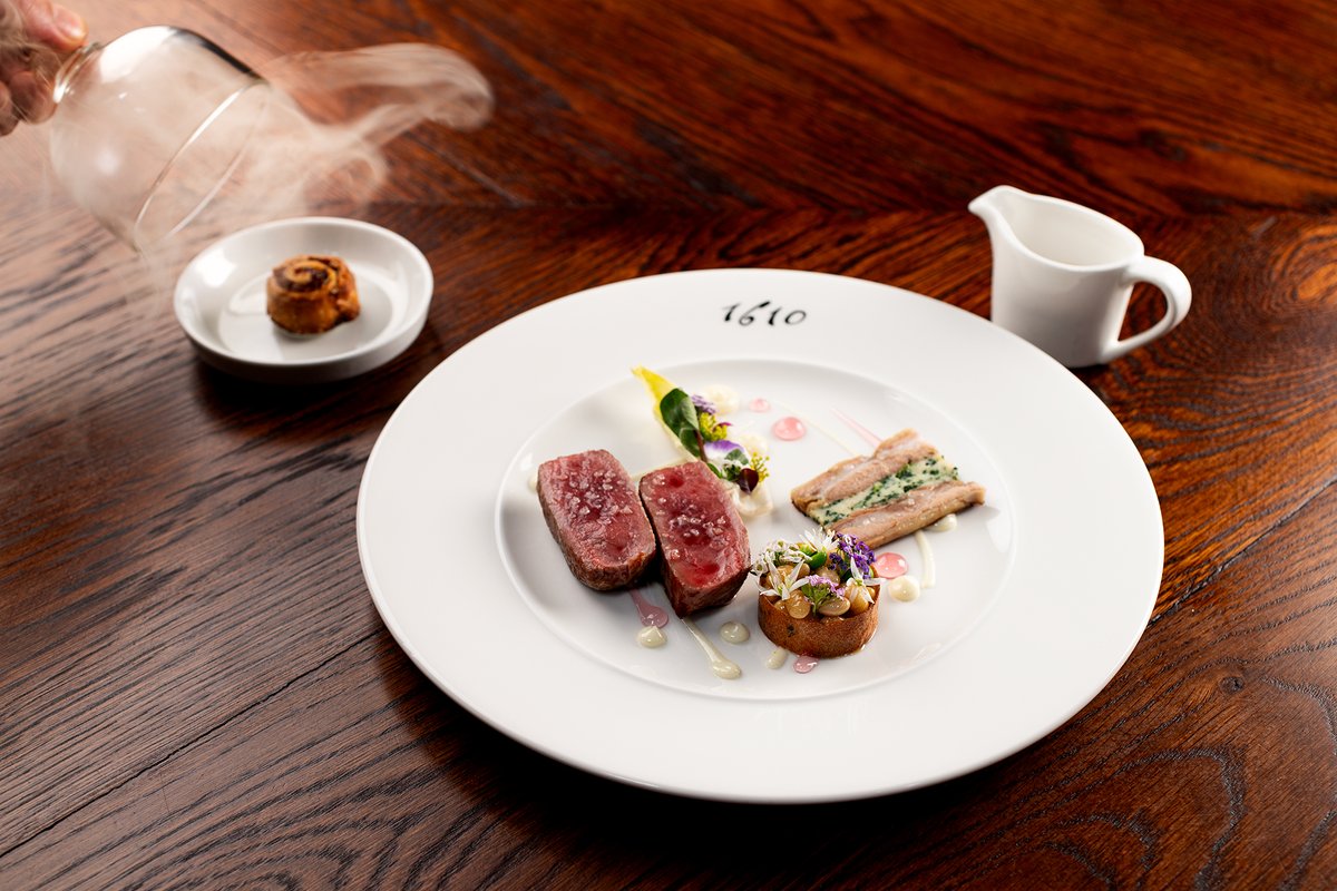 Celebrate Dad at The Globe Inn this Father's Day! We're opening specially on Sun, June 15th. Enjoy our full menu in Burns' historic howff. Limited spots!

Book here: tinyurl.com/mvfw2xk9