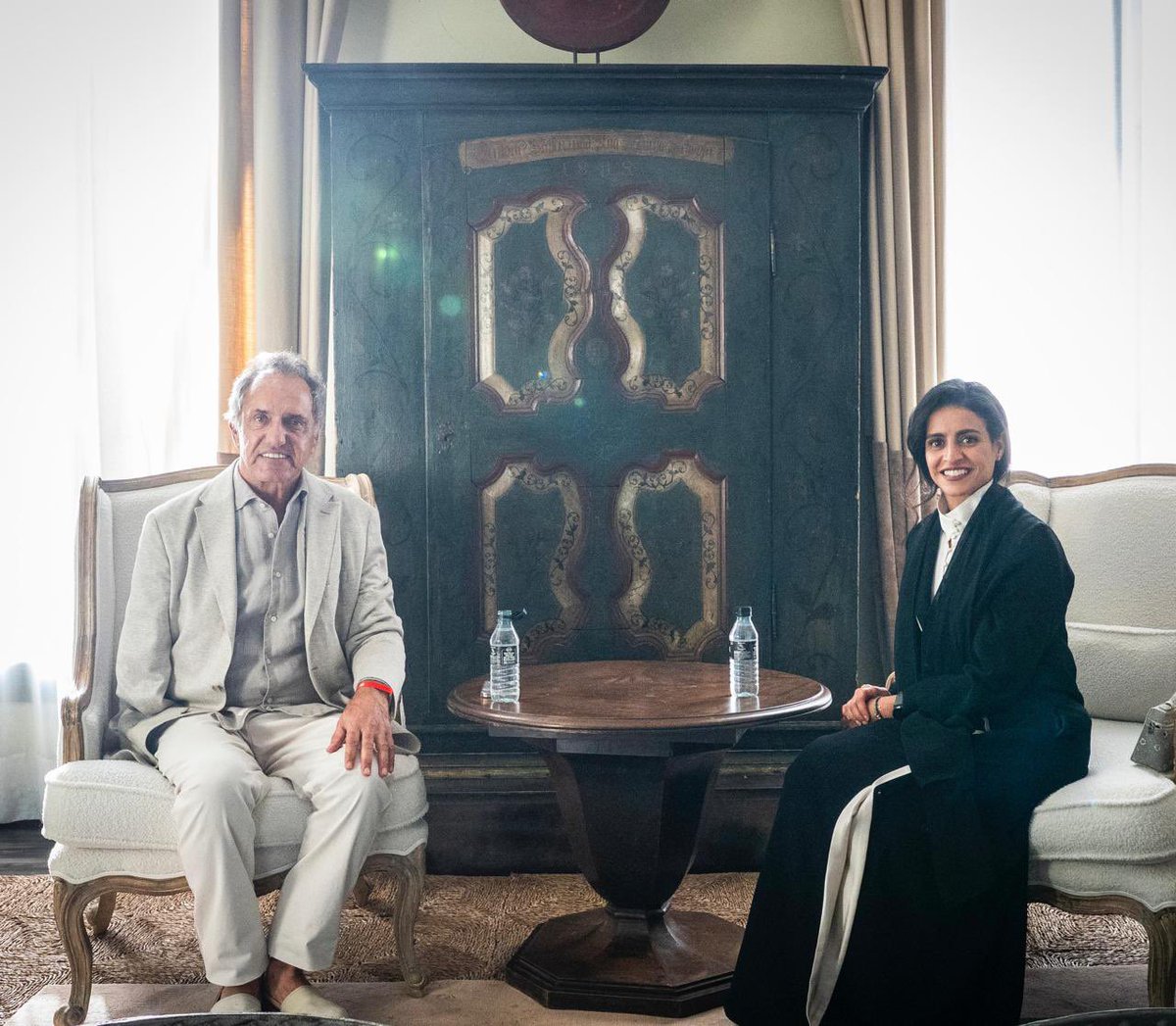 Con una amplia mayoría, la candidata de Emiratos Árabes Unidos a quien Argentina respaldó firmemente, fue elegida en segunda vuelta como Secretaria General de ONU Turismo, obteniendo 24 votos frente a los 11 del candidato de Grecia.

Se trata de un hecho histórico: es la primera