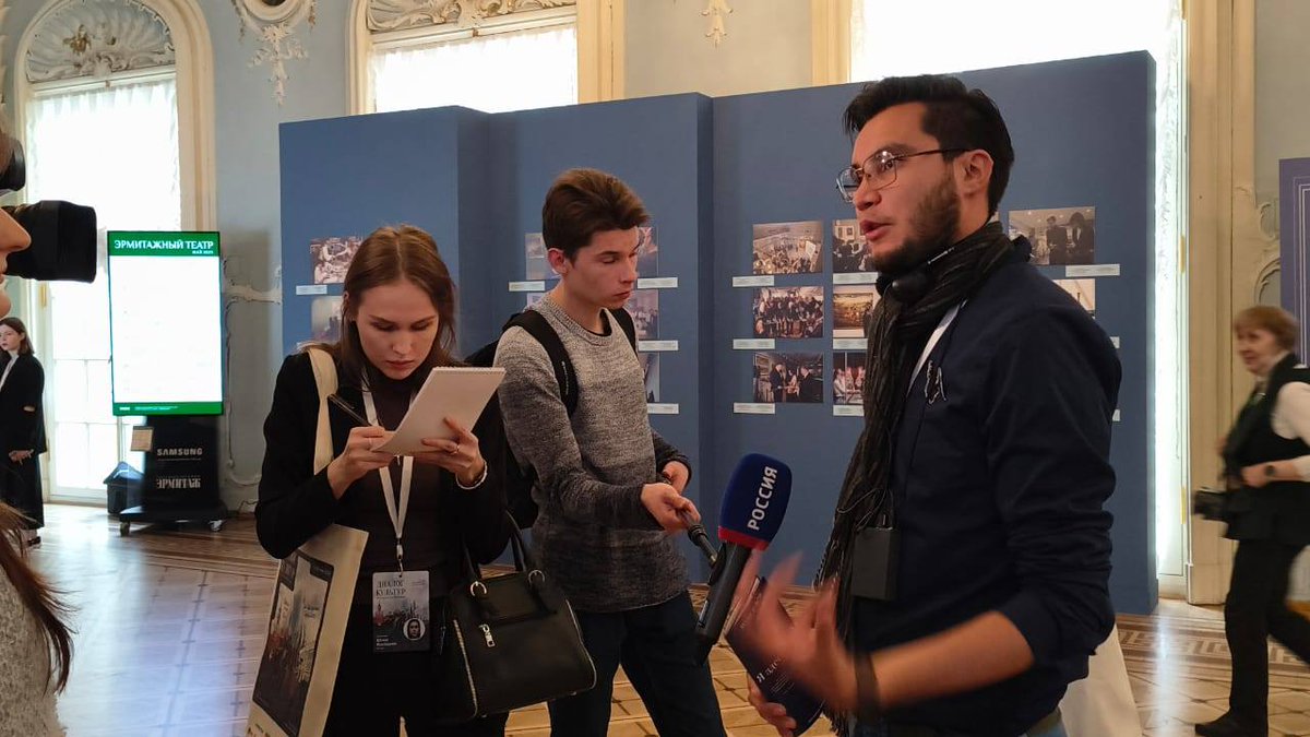 "Ecos desde el Azulado Prado" retrata la historia de Itzel Pérez Carballo, egresada de la Facultad de Ciencias Biológicas y Agropecuarias de la Universidad Veracruzana Región Poza Rica- Tuxpan, la primera bióloga marina mexicana en formar parte del proyecto Gulf Listen del