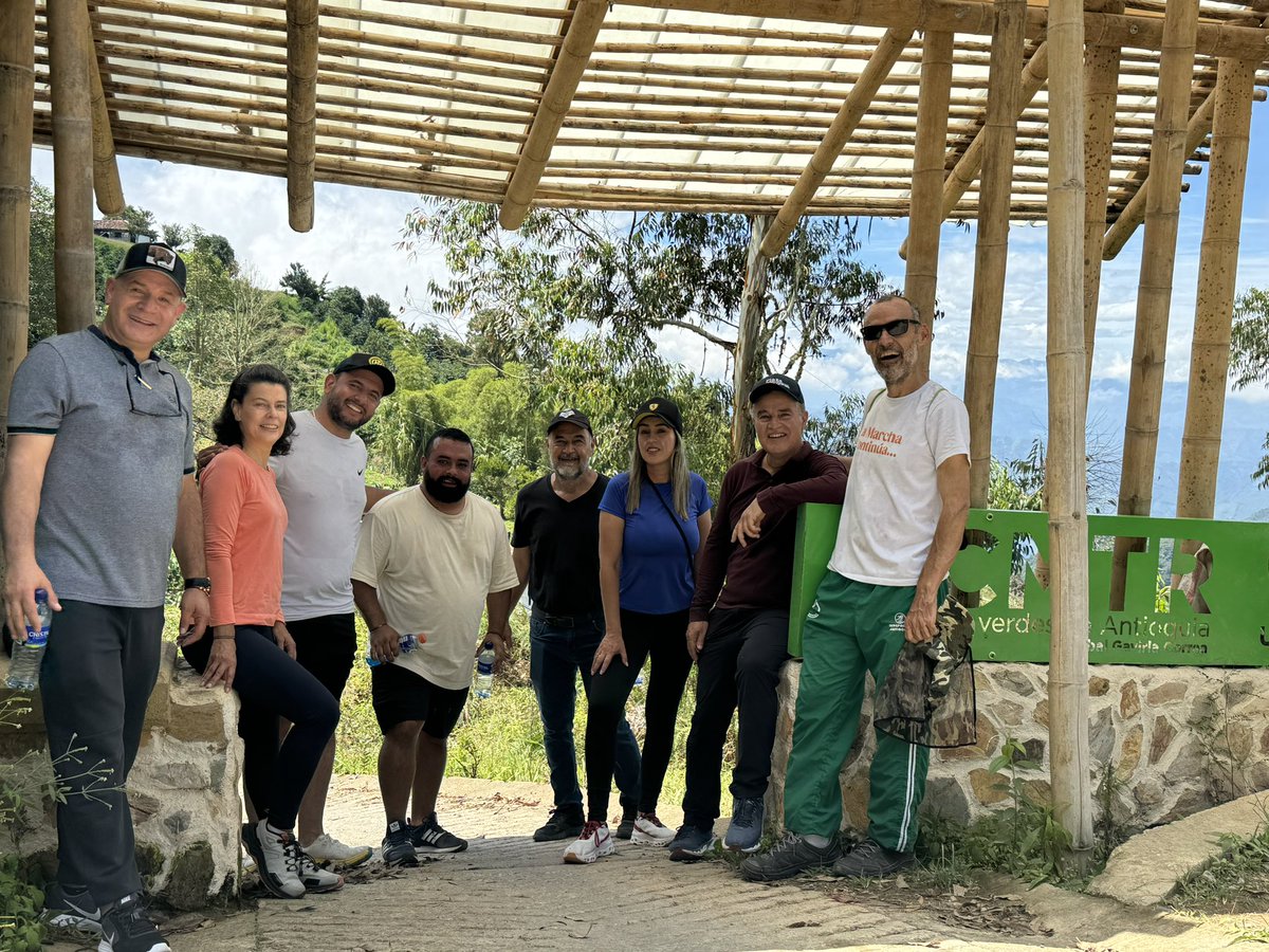 CARAMANTA, una joya tanto en sus paisajes como en su patrimonio arquitectónico y urbano. Café de altura de calidad mundial. Pero por encima de todo la calidez y amabilidad de su gente. ABRAZO GRANDE