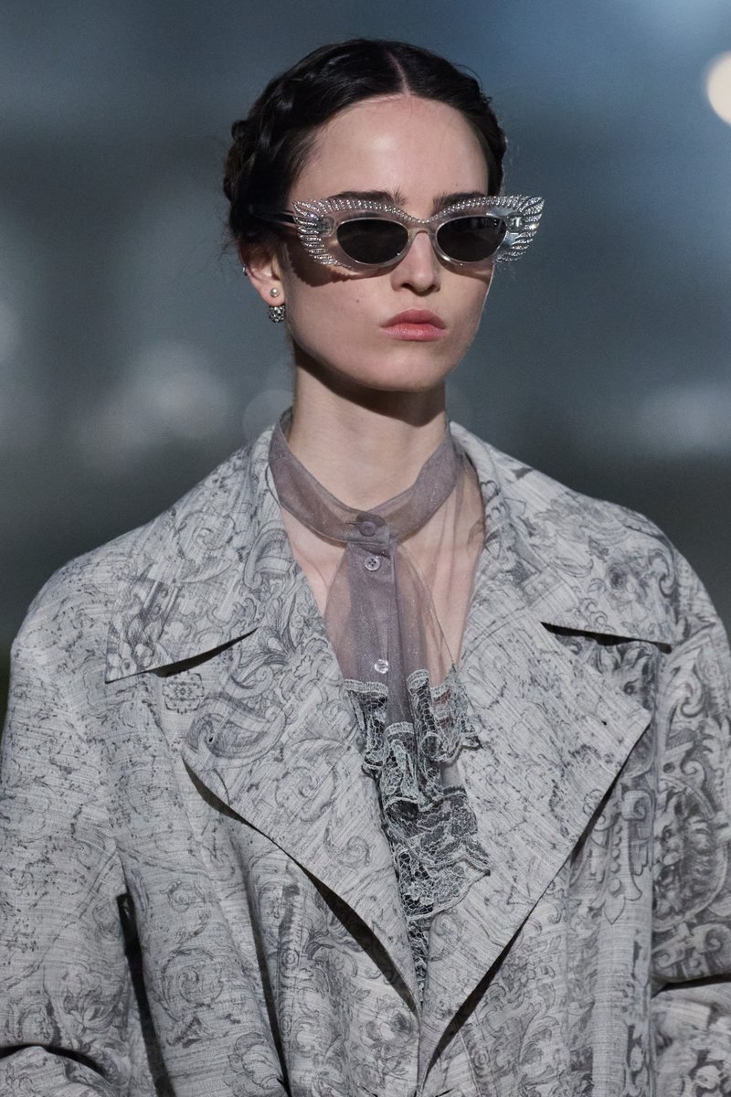 Collaborating with Maria Grazia Chiuri throughout her nine-year tenure at the House, artist Pietro Ruffo depicted the decorative architecture of Rome in motifs unfurling across #DiorCruise 2026 denim on.dior.com/cruise-26-x.