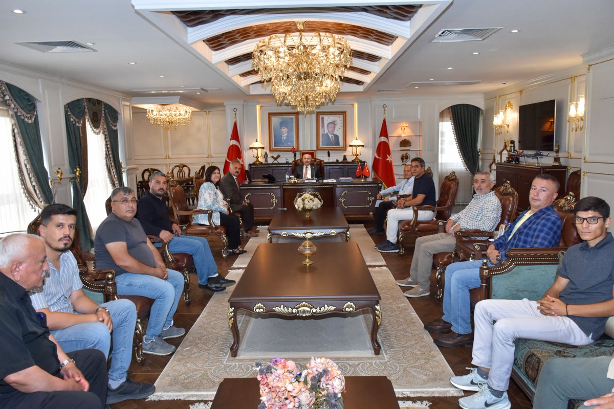 T.C. Adana Valiliği (@tcadanavaliligi) on Twitter photo Valimiz Sayın <a href="/yskosger/">Yavuz Selim KÖŞGER</a>, Sarıçam Yardımlaşma ve Dayanışma Derneği Başkanı Fehmi Kekilli, Dünya Avşarlar Derneği Başkanı Şeref Kocakaya ve beraberlerindekileri kabul etti. Valimiz Sayın <a href="/yskosger/">Yavuz Selim KÖŞGER</a>, Sarıçam Yardımlaşma ve Dayanışma Derneği Başkanı Fehmi Kekilli, Dünya Avşarlar Derneği Başkanı Şeref Kocakaya ve beraberlerindekileri kabul etti.