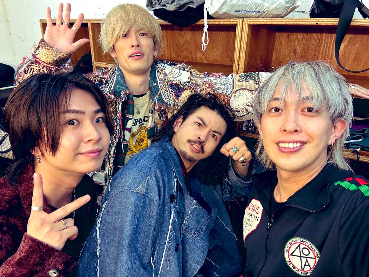 Skip the Chips presents <a href="/skipthechips/">Skip the Chips(スキップザチップス)</a> 

SKIP CUP 前夜祭

お越し下さった皆様ありがとうございました‼️
素敵な雰囲気の中でライブさせてもらえて
とても楽しかったです🙌🏻

明日はSKIP CUP本戦。
皆様 Snugsへの応援MAXでお願いします🔥
絶対勝つぞー‼️‼️