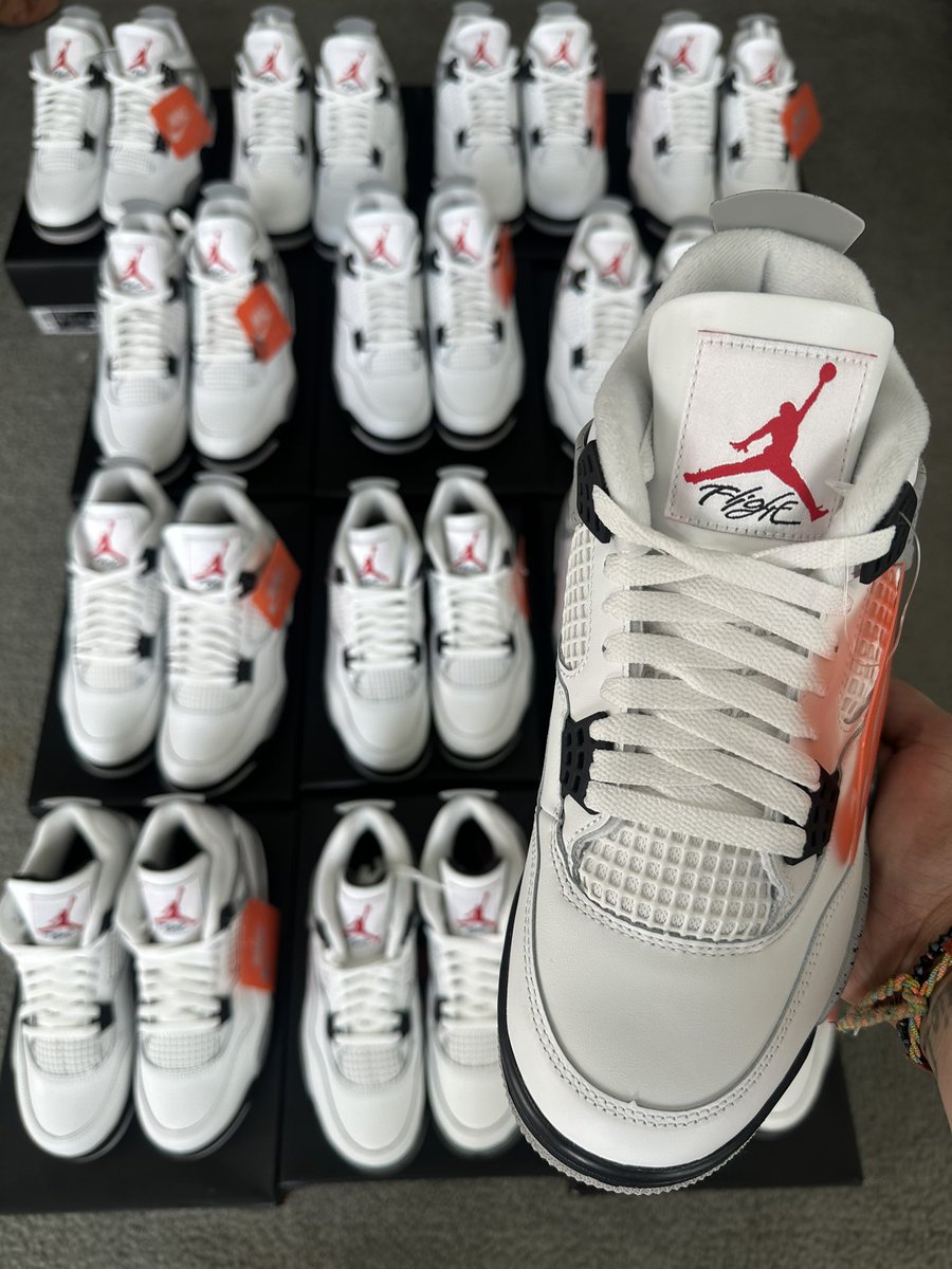 White Cement 4s !
A lot of us have been waiting for this release!

<a href="/KckdNotify/">Kckd Notify</a>