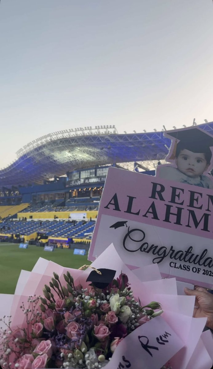 reemv8a's tweet photo. الحمدلله على التمام🎓🎓🎓❤️❤️ https://t.co/mbUw3NzTJQ