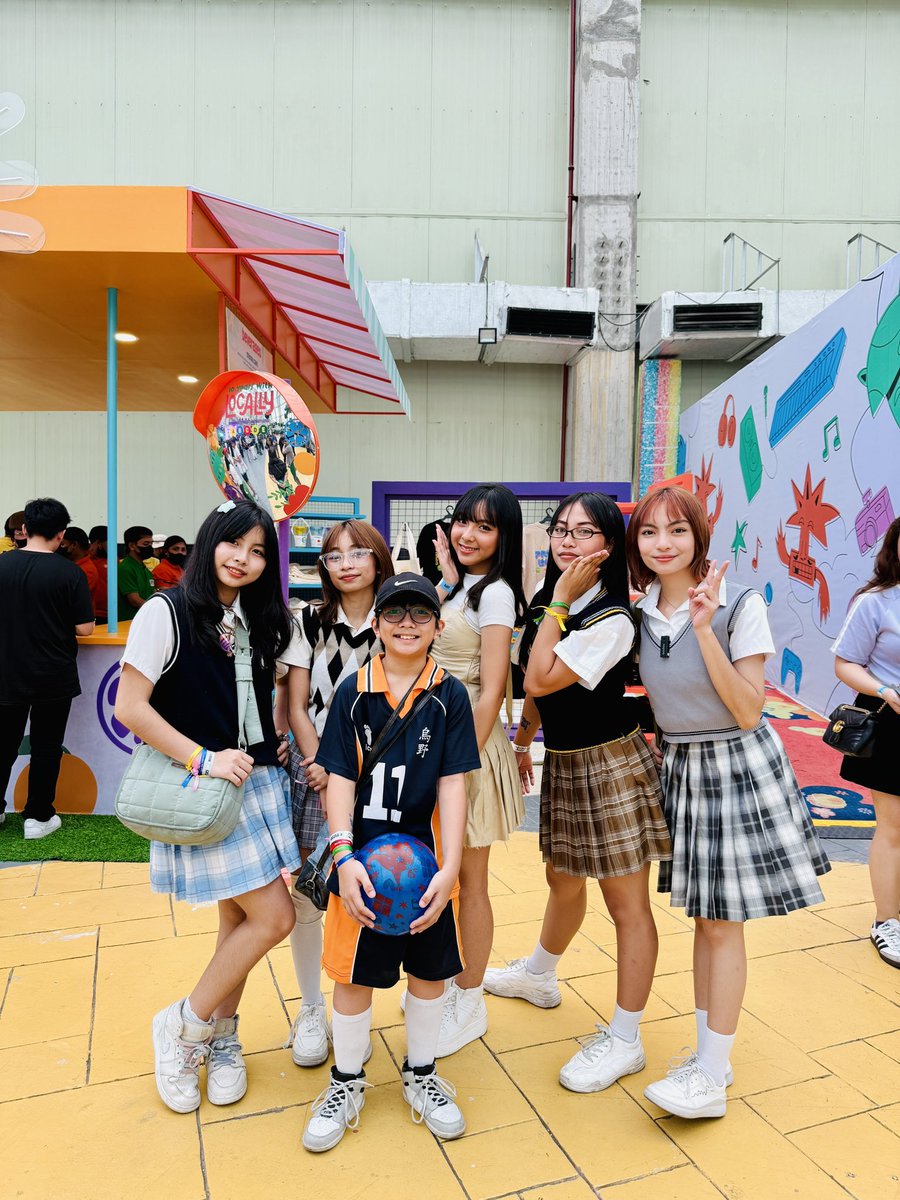 __raire's tweet photo. I enjoyed AndFriends festival today 💜 see you tomorrow for Day 2! 

#Rai #Raipurple #RaiofSunshine #Idol #andfriends #TaraGank #Gank #CosfamPh https://t.co/goFdZ4SHkD