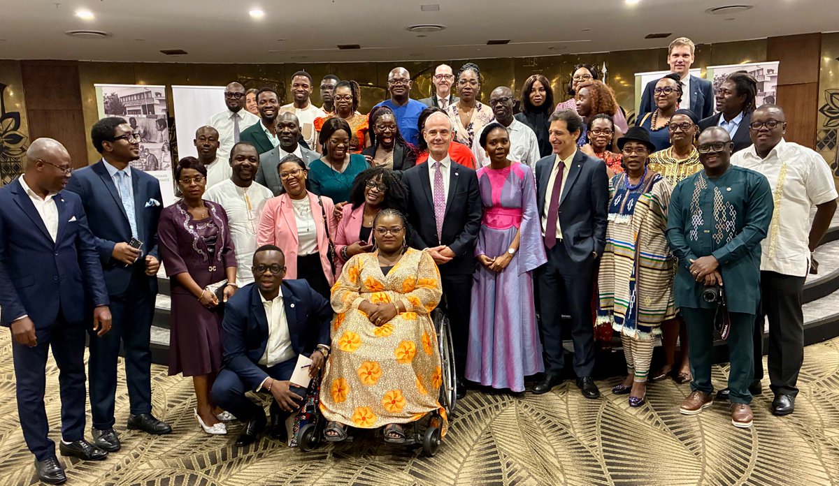 Heureux de participer au cinquantenaire du CICR au #Togo: Bravo à nos équipes qui soutiennent sans relâche les communautés les plus vulnérables, avec la Croix-rouge togolaise.
Et merci aux autorités pour les discussions sur notre action humanitaire dans le pays et la région