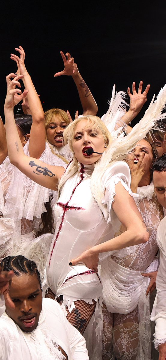 hausofgagaicon's tweet photo. PUT YOUR PAWS UP 4K https://t.co/Up2Ve9P96q