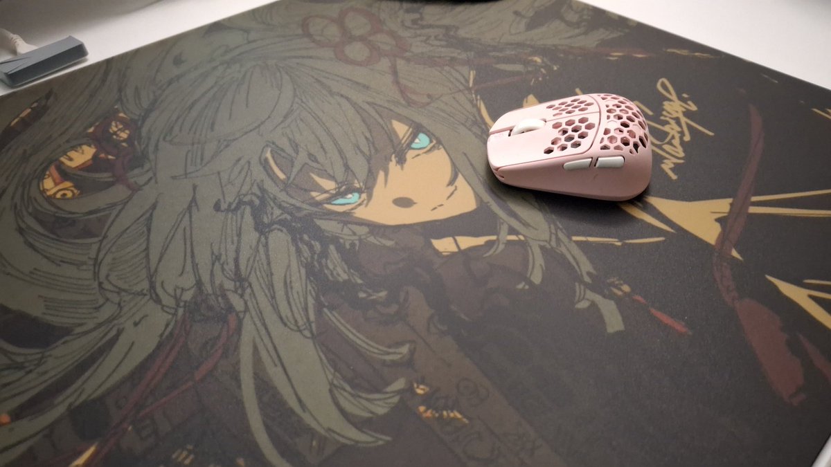 [ AbyssGaming Jade 2주 사용 후기 ]

* 읽기 전 참고사항
1. 몇년째 유리패드만 사용하던 사람이라 천 패드를 주로 사용하시는 분들께선 감안하고 봐주시면 감사하겠습니다.
2. 마우스피트는 X-raypad 옵시디안 프로 AIR 도트피트를 사용했습니다.
3. 어디까지나 주관적인 리뷰라는 점을 참고해